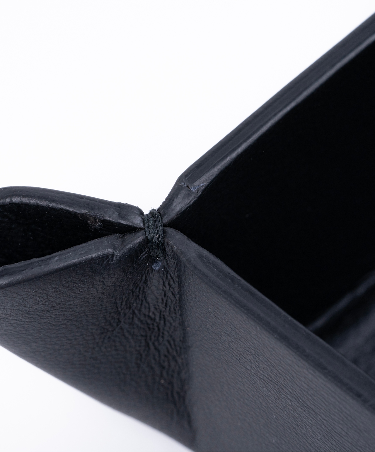 svuotatasche-medium-dettaglio-nero